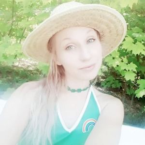 Meet your Posher, April